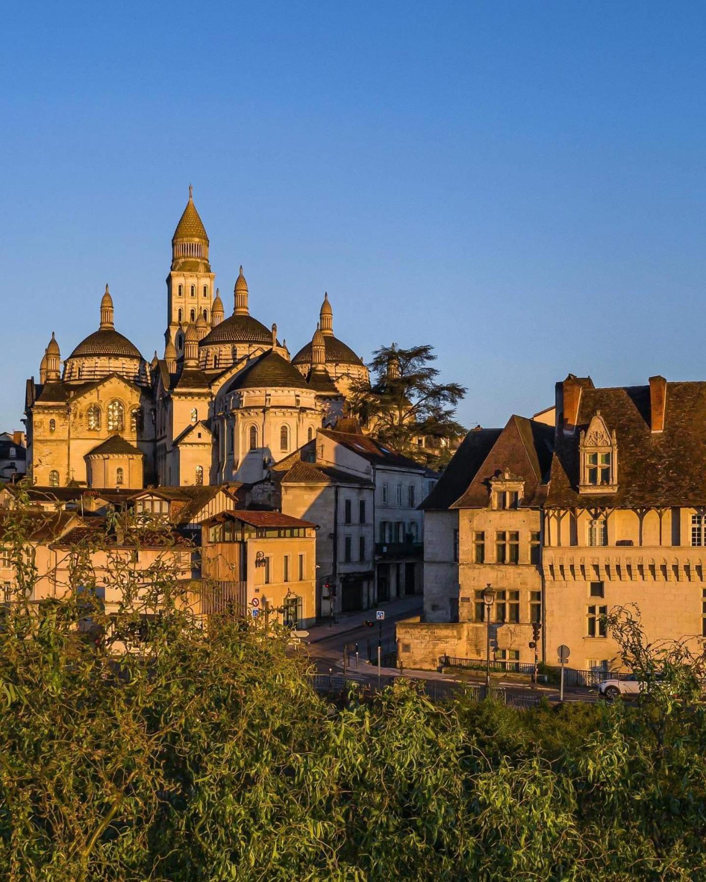 Logis 8 St Front Gite Urbain Périgueux Zimmer foto